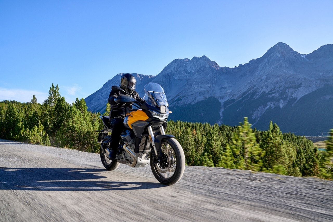 Nuova Moto Guzzi Stelvio: tutti i dettagli della nuova crossover italiana +VIDEO+